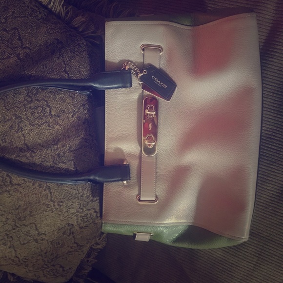 Purse. - Picture 1 of 1
